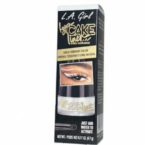 La girl hyper cake liner-white out